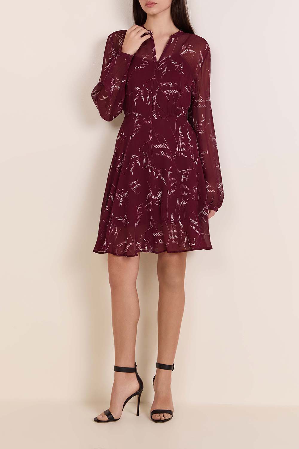 תמונת כל הלוק של שמלת מיני